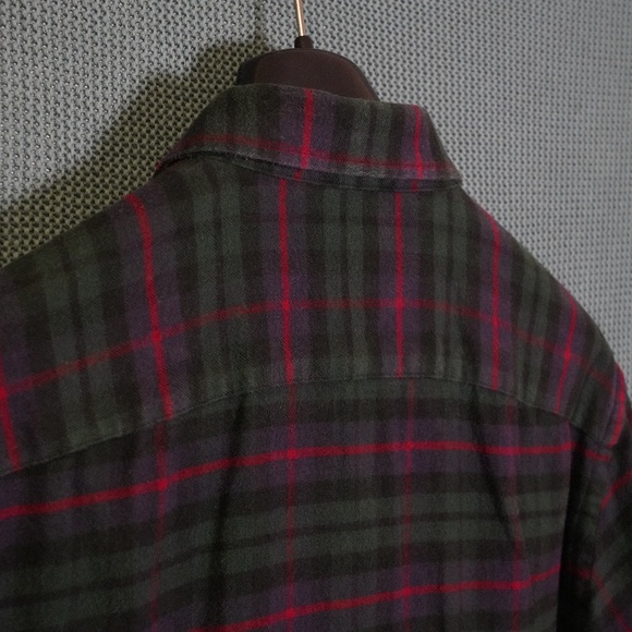 UNTUCKit Slim Fit Flannel Shirt - Men’s Large - Green/Red Plaid Button Down - Picture 12 of 14
